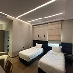 Center 4*