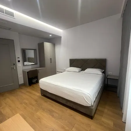 Center 4* 티라나