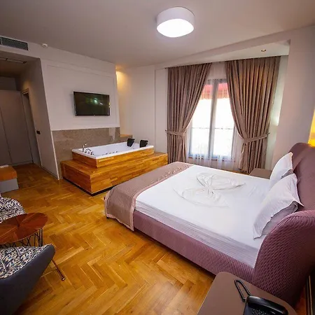 Center Hotel 4*
