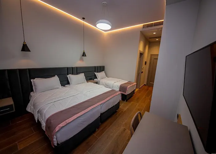 Center 4* Tiran
